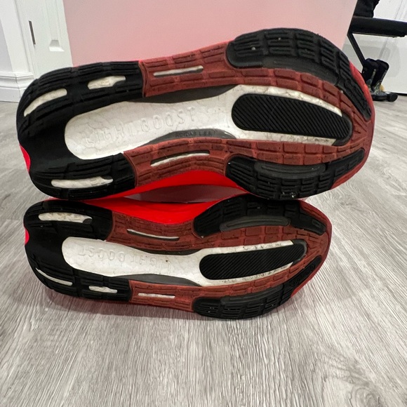 MENS ADIDAS ULTRABOOST LIGHT size 11.5 SOLAR RED - Picture 8 of 9